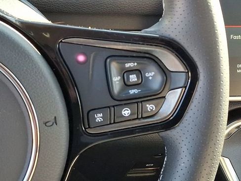 Used 2023 VinFast VF 8 Plus image 31