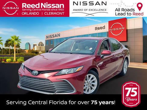 Used 2022 Toyota Camry LE FWD image 1