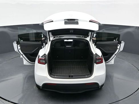 Used 2023 Tesla Model Y Long Range AWD/4WD image 44