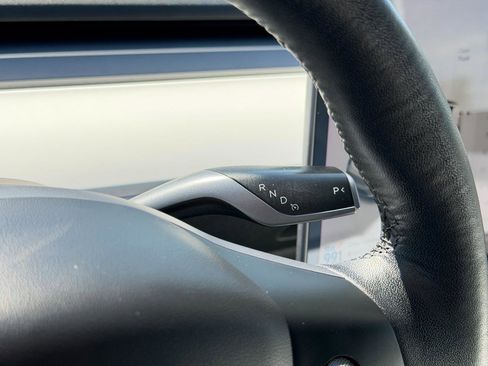 Used 2021 Tesla Model Y Long Range image 22