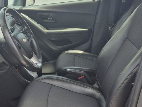 Used 2020 Chevrolet Trax LT w/ Driver Confidence Package FWD image 10
