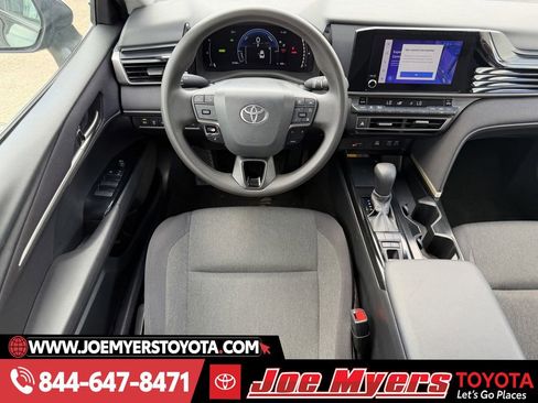 Used 2025 Toyota Camry LE image 14
