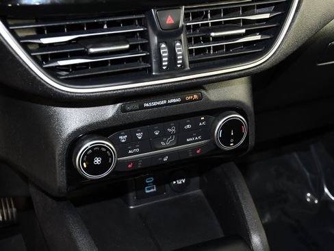 Used 2022 Ford Escape SE w/ SE Sport Appearance Package AWD/4WD image 21