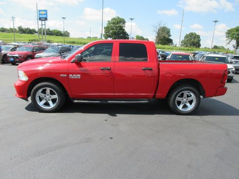 Used 2014 RAM 1500 Express AWD/4WD image 2