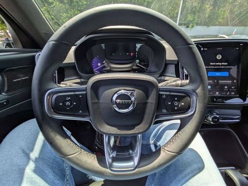 Certified 2023 Volvo C40 P8 Recharge Ultimate w/ Protection Package Premier AWD/4WD image 14
