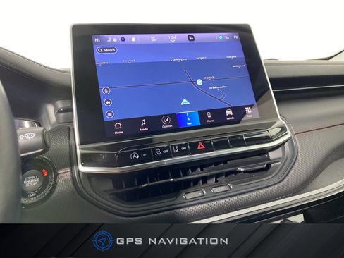Used 2022 Jeep Compass Trailhawk w/ Trailhawk Elite Group AWD/4WD image 2