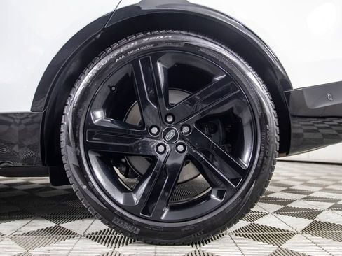 Used 2024 Land Rover Discovery Metropolitan Edition AWD/4WD image 43