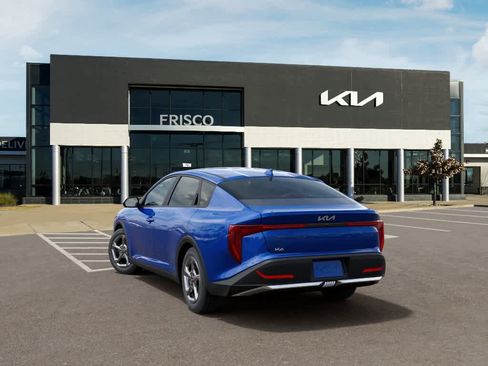 New 2026 Kia K4 FWD image 4