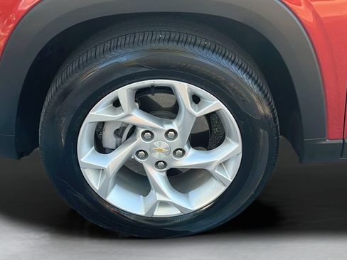 Used 2024 Chevrolet Trax LS w/ LS Convenience Package FWD image 25
