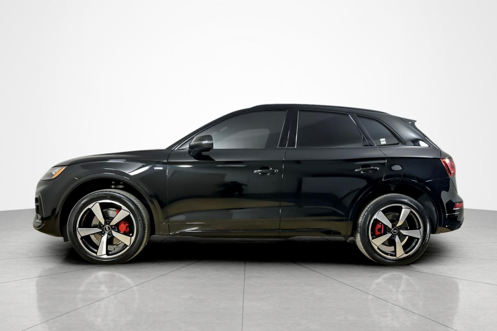 Used 2024 Audi Q5 2.0T Premium Plus w/ Premium Plus Package AWD/4WD image 2