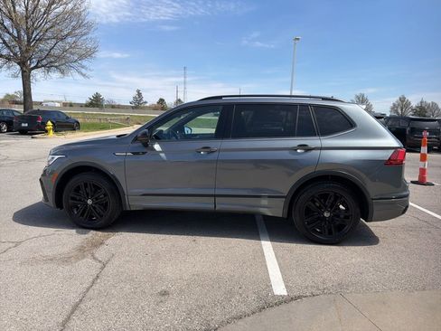 Used 2022 Volkswagen Tiguan SE R-Line AWD/4WD image 6