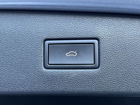 Used 2024 Volkswagen Tiguan Wolfsburg Edition image 26