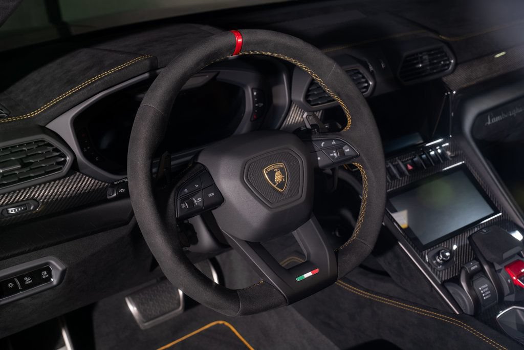 Used 2024 Lamborghini Urus Performante AWD/4WD image 10