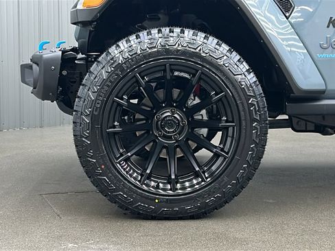 Used 2024 Jeep Wrangler Unlimited Rubicon 4xe image 11