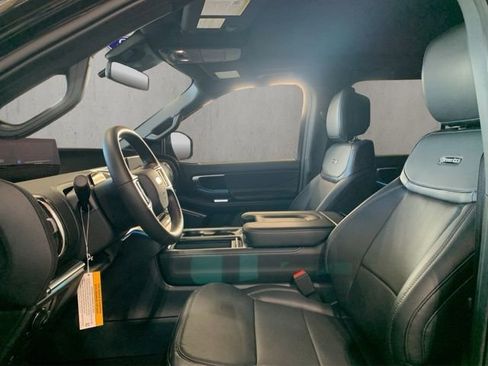 New 2026 Ford Expedition Platinum image 8