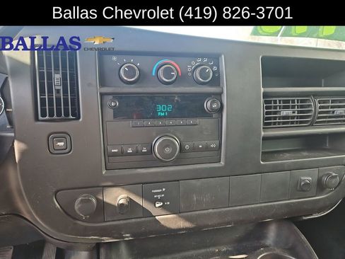 Used 2018 Chevrolet Express 2500 w/ Driver Convenience Package RWD image 13