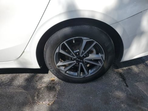 Used 2022 Kia Forte LXS w/ LXS Technology Package FWD image 10
