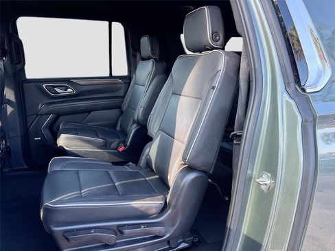 Used 2023 Chevrolet Suburban Premier image 24