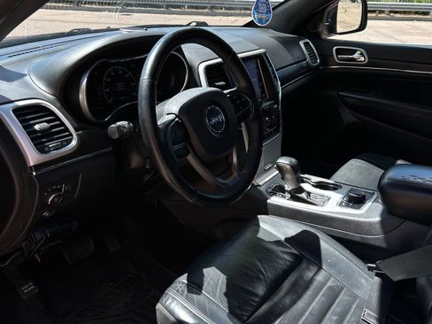 Used 2018 Jeep Grand Cherokee Limited AWD/4WD image 9