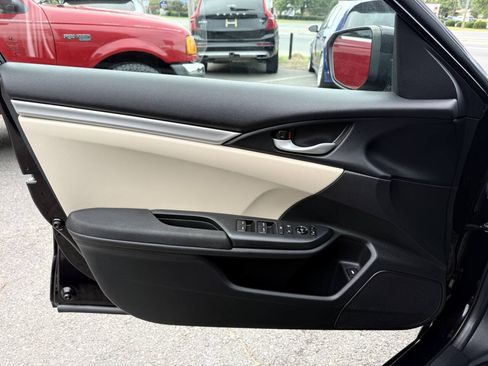 Used 2018 Honda Civic LX image 22