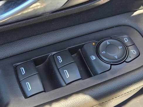 Used 2023 GMC Terrain SLE w/ Driver Convenience Package FWD image 16