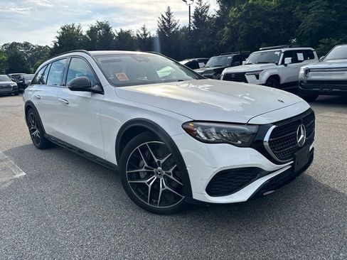 Used 2025 Mercedes-Benz E 450 4MATIC All-Terrain Wagon w/ MBUS Superscreen Package image 4
