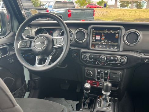 Used 2023 Jeep Wrangler Unlimited Rubicon 4xe AWD/4WD image 20