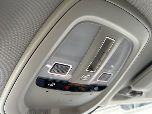 Certified 2025 Volvo XC90 B5 Plus image 28