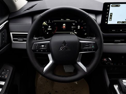 New 2026 Mitsubishi Outlander SEL image 11