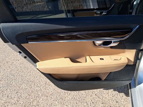 Used 2018 Volvo S90 T5 Momentum w/ Convenience Package image 11