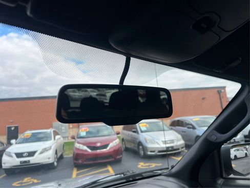 Used 2010 Ford Escape XLT image 16