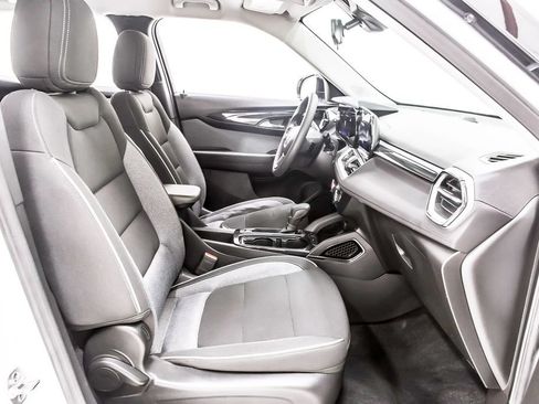 Used 2024 Chevrolet TrailBlazer LS w/ LS Confidence Package FWD image 30