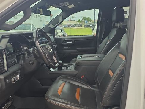 Used 2022 GMC Sierra 1500 AT4 w/ AT4 Premium Package AWD/4WD image 10