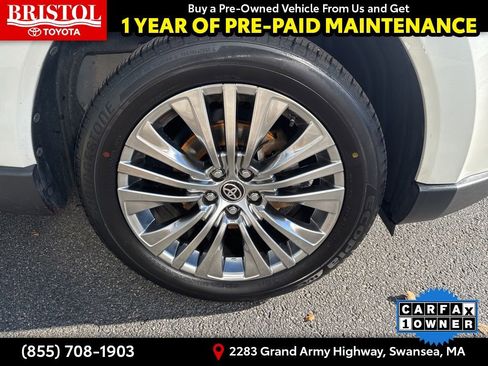 Used 2021 Toyota Venza Limited image 12