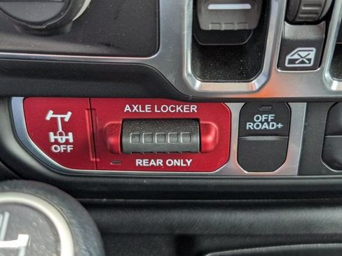 Used 2025 Jeep Gladiator Sport AWD/4WD image 22