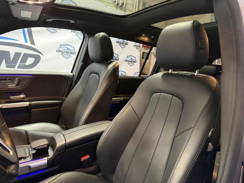 Used 2020 Mercedes-Benz GLB 250 4MATIC w/ Premium Package image 16