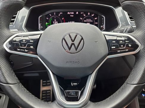 Used 2022 Volkswagen Tiguan SEL R-Line AWD/4WD image 34