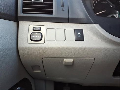 Used 2010 Toyota Venza image 14