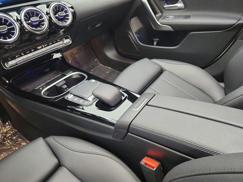 Used 2023 Mercedes-Benz CLA 250 image 14