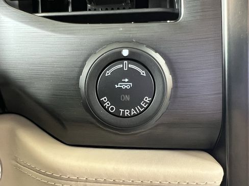 Used 2023 Ford Expedition Platinum image 38