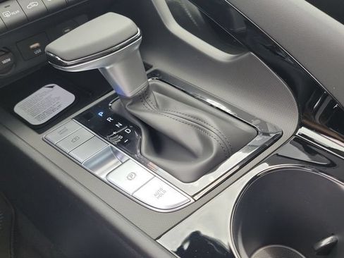 New 2026 Hyundai Elantra Limited FWD image 16