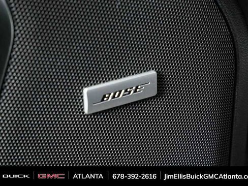 Used 2022 Chevrolet Suburban LT w/ Luxury Package image 8