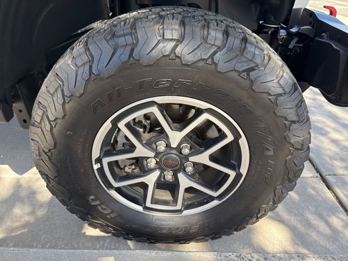 Used 2026 Jeep Wrangler Unlimited Rubicon AWD/4WD image 13