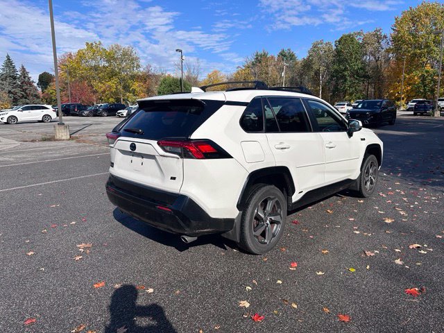 Used 2023 Toyota RAV4 SE w/ Weather & Moonroof Package AWD/4WD image 3