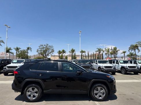 Used 2025 Toyota RAV4 XLE FWD image 9