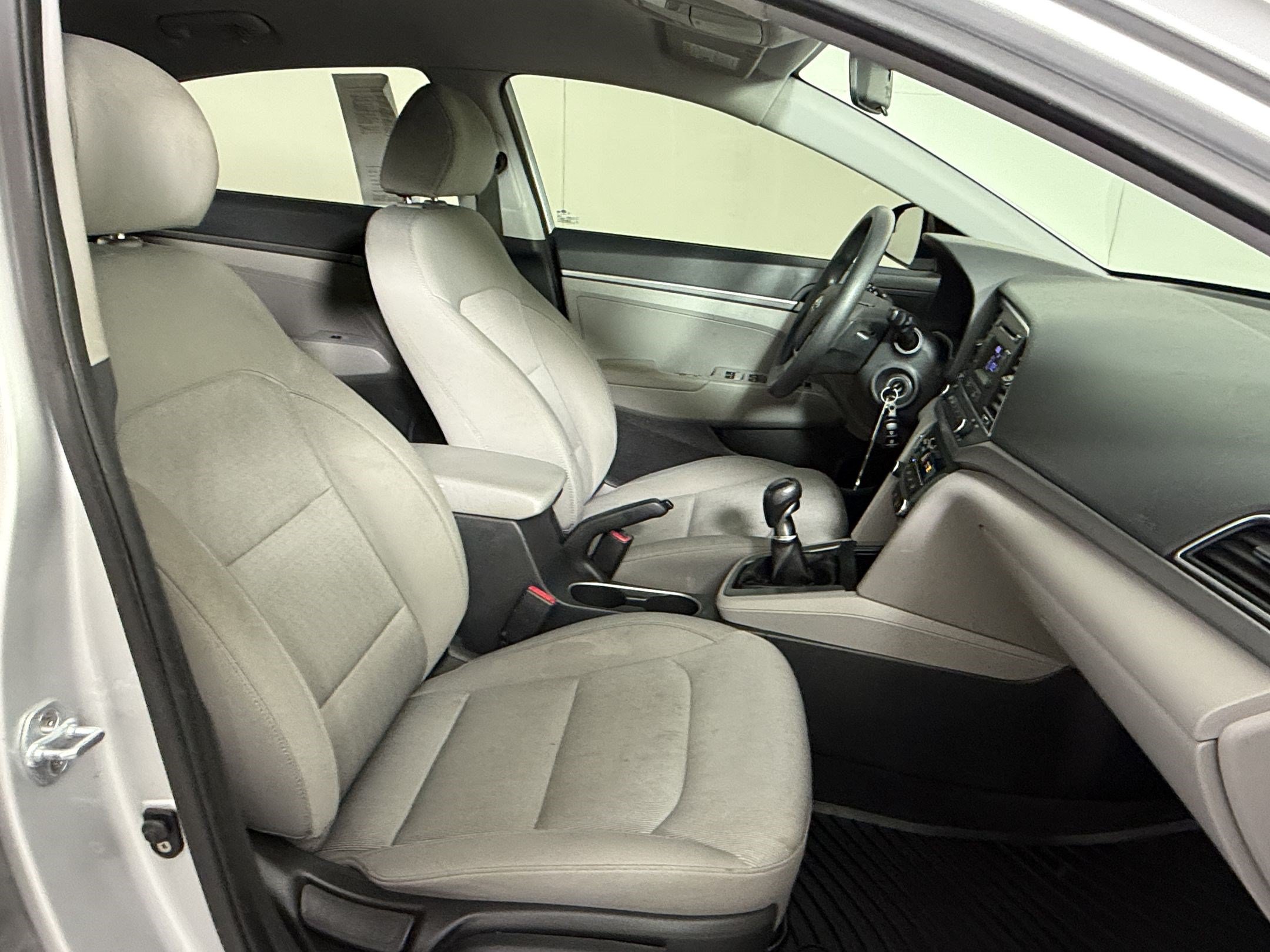 Used 2017 Hyundai Elantra SE FWD image 21