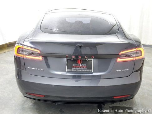 Used 2020 Tesla Model S Long Range Plus image 7