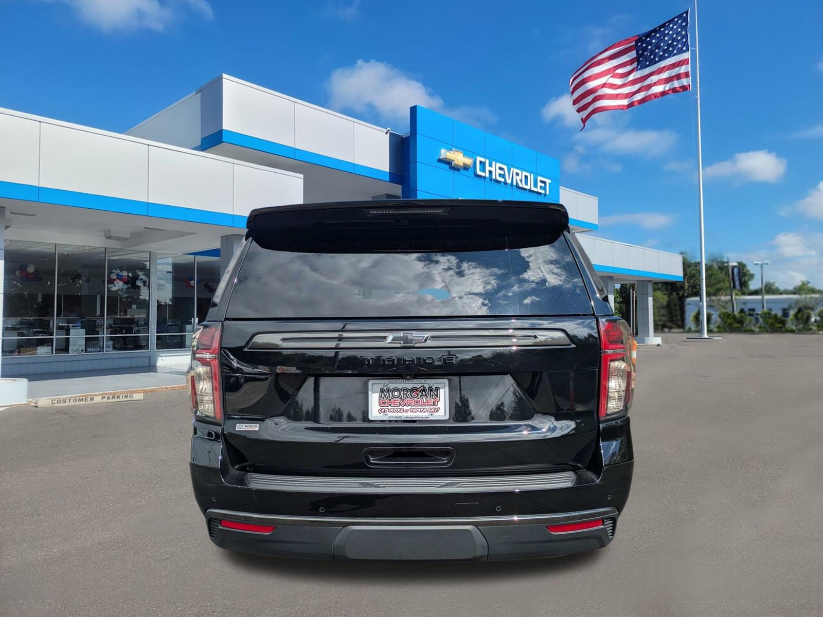 Used 2022 Chevrolet Tahoe Z71 w/ Luxury Package AWD/4WD image 4
