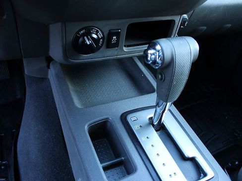 Used 2019 Nissan Frontier SV AWD/4WD image 11