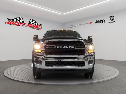 Used 2024 RAM 4500 SLT w/ Quick Order Package 2YG SLT image 13